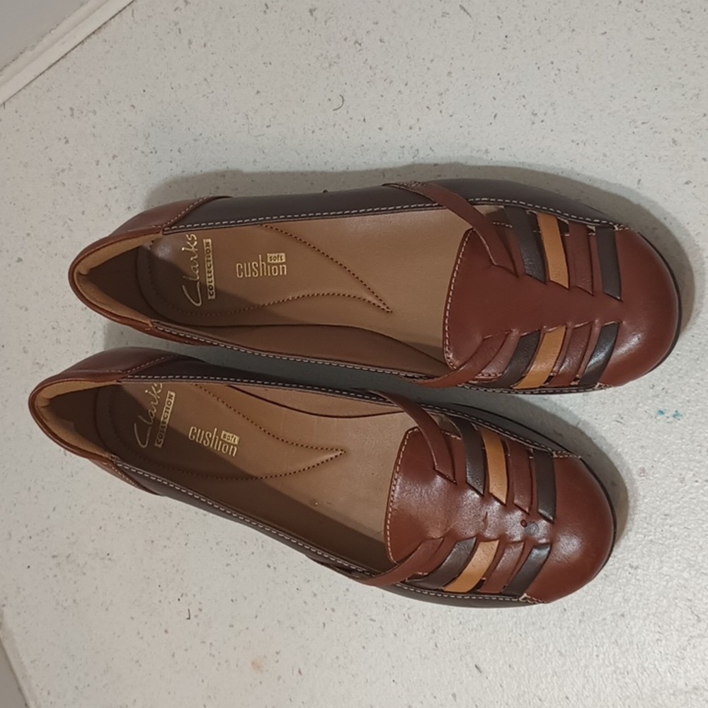 Clarks Leather Slip On Women's Loafers Size 7